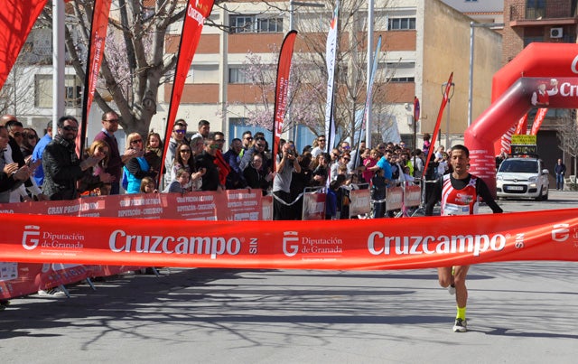 Maunir Elouardi gana de calle la 40 edición de la Media Maratón Ciudad de Baza
