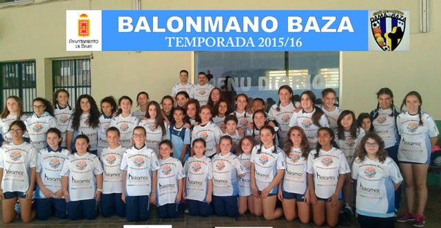 El equipo de Balonmano Femenino Indalo Almería juega el un partido amistoso en Baza