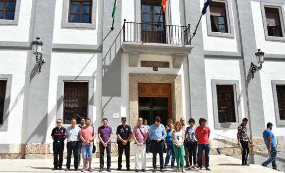 Minuto de silencio en Baza por las víctimas de Estambul