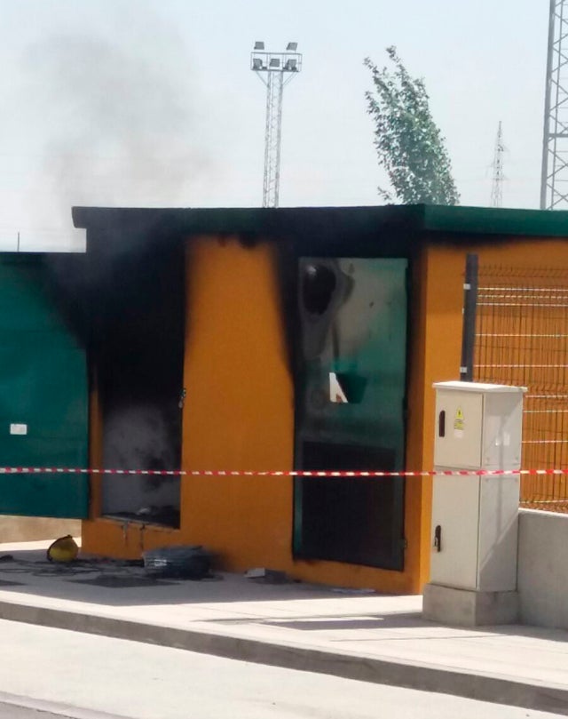 Dos trabajadores heridos graves al explotar un transformador eléctrico
