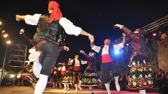 Brillante inicio del 31 Festival Internacional de Folklore de Baza