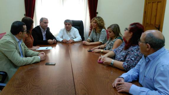 El PSOE traslada su apoyo al sector agroganadero de la comarca de Baza y Huéscar