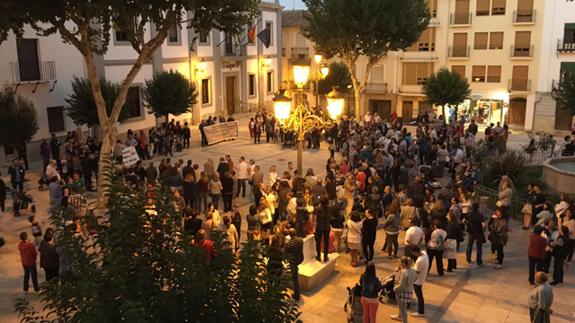 Unas 500 personas en la concentración en defensa de las urgencias de primaria