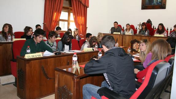 Los estudiantes de secundaria preparan Pleno Juvenil