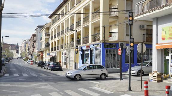 Semáforos en las calles Virgen del Saliente y Sierra Morena