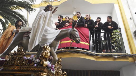 La Borriquilla abre los desfiles procesionales de la Semana Santa en Baza