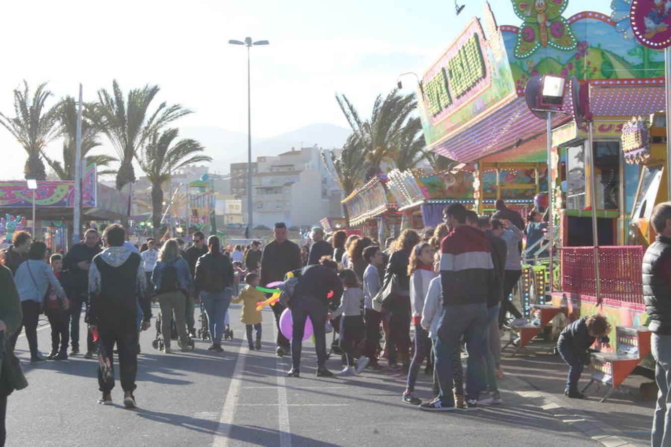 Los ejidenses tenían ganas ya de que llegaran sus fiestas deSan Marcos y así lo demostraron acudiendo al recinto ferial en el día de su inauguración, llenando el aforo de la cata de vinos y disfrutando del I Festival de Flamenco. Hoy el ferial volverá a abrir a las 18 horas. 