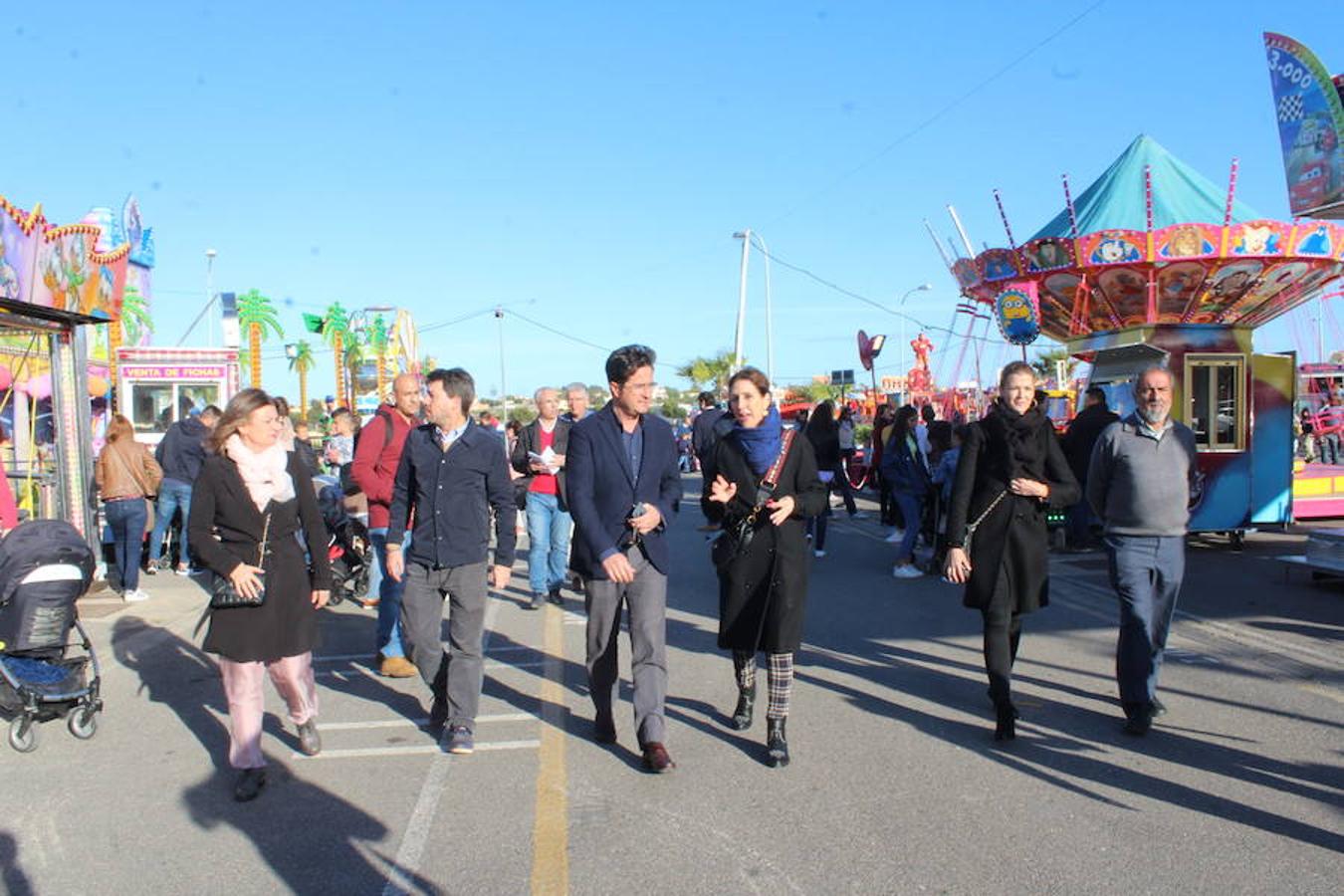 Los ejidenses tenían ganas ya de que llegaran sus fiestas deSan Marcos y así lo demostraron acudiendo al recinto ferial en el día de su inauguración, llenando el aforo de la cata de vinos y disfrutando del I Festival de Flamenco. Hoy el ferial volverá a abrir a las 18 horas. 