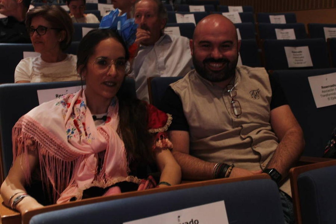 La Cubana hizo disfrutar al público ejidense con los cinco pases que ofreció de jueves a domingo de su último espectáculo ¡Adiós, Arturo! en el que además de hacer reir a los asistentes, los hicieron ser cómplices y partícipes del espectáculo.