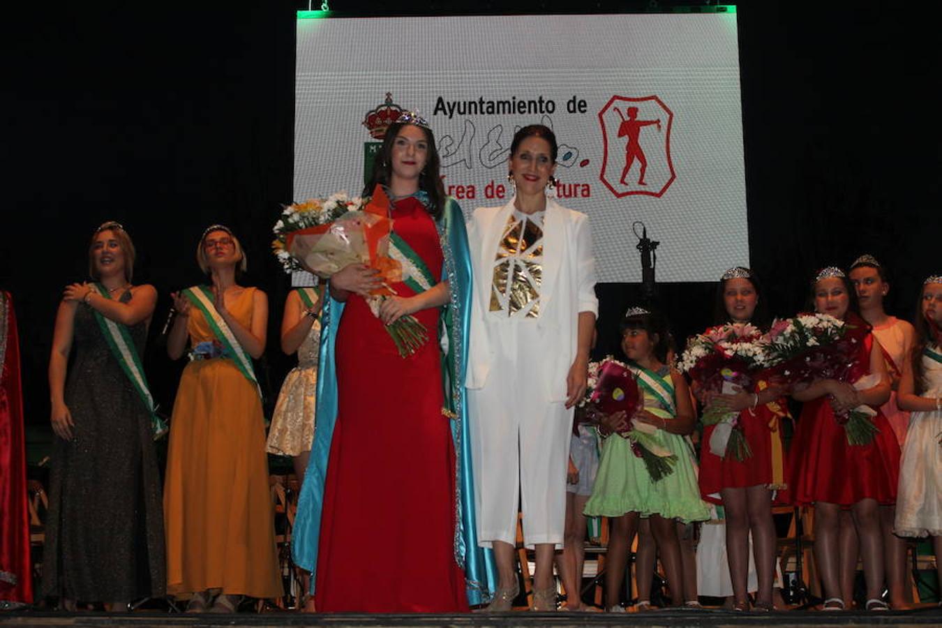 Julio Gutiérrez Molina fue el encargado este año de pronunciar el pregón de las fiestas de San Isidro. Una emotiva intervención a la que siguió la coronación de las reinas de las fiestas, damas y Miss Ejido. Tras el encendido de luces arrancó el concierto del Conservatorio Profesional de Música de El Ejido. Todo ello con el parque municial de El Ejido como escenario.