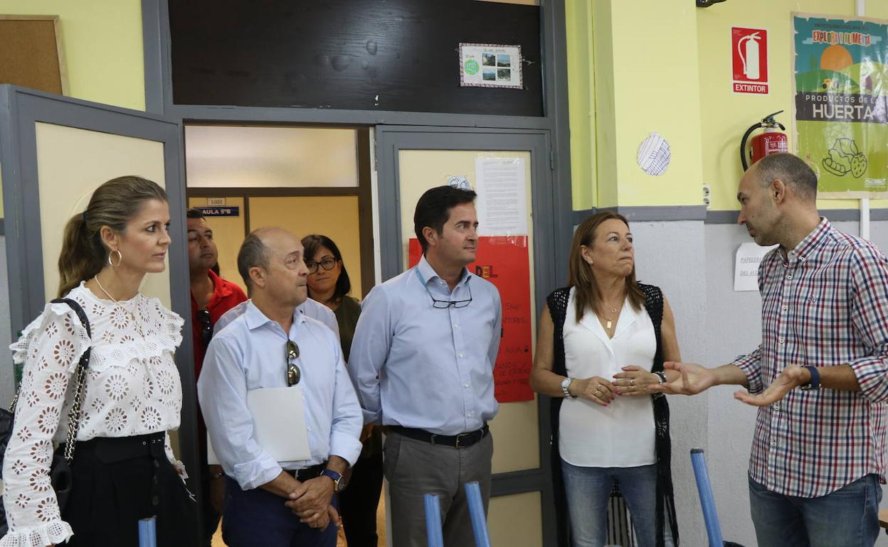 Delia Mira critica que «el PSOE se acuerde ahora de las necesidades educativas»