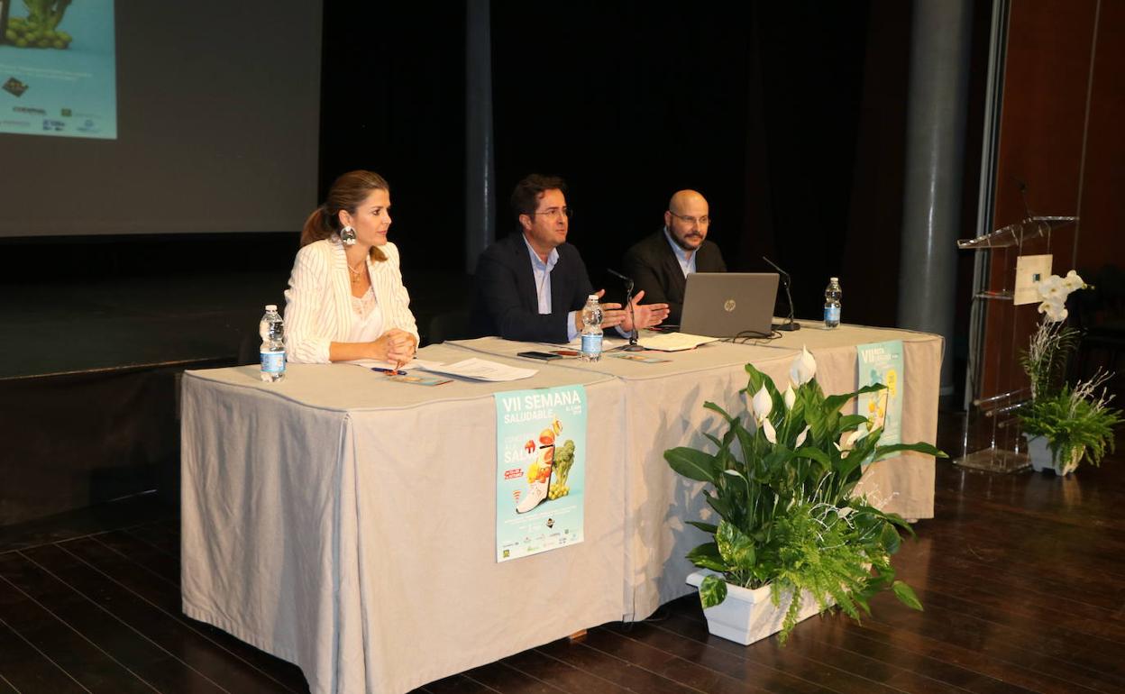 El doctor Sergio Martínez abre el programa de la VII Semana Saludable