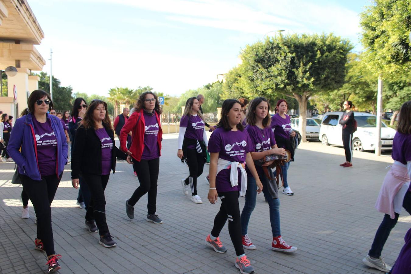 Fotos: Más de 300 personas participan en la VII Marcha Urbana contra la Violencia de Género