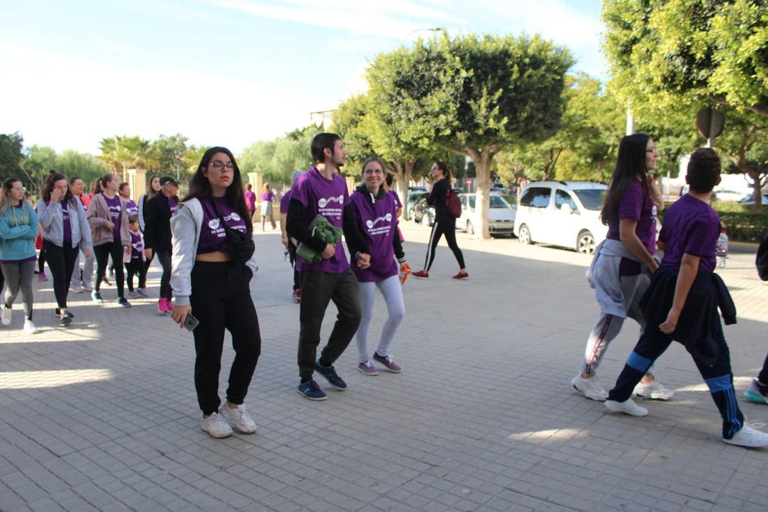 Fotos: Más de 300 personas participan en la VII Marcha Urbana contra la Violencia de Género