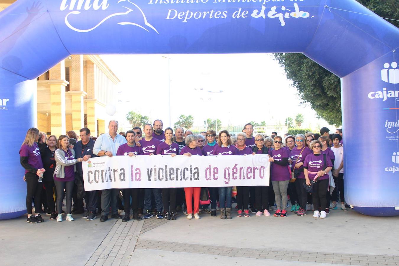 Fotos: Más de 300 personas participan en la VII Marcha Urbana contra la Violencia de Género