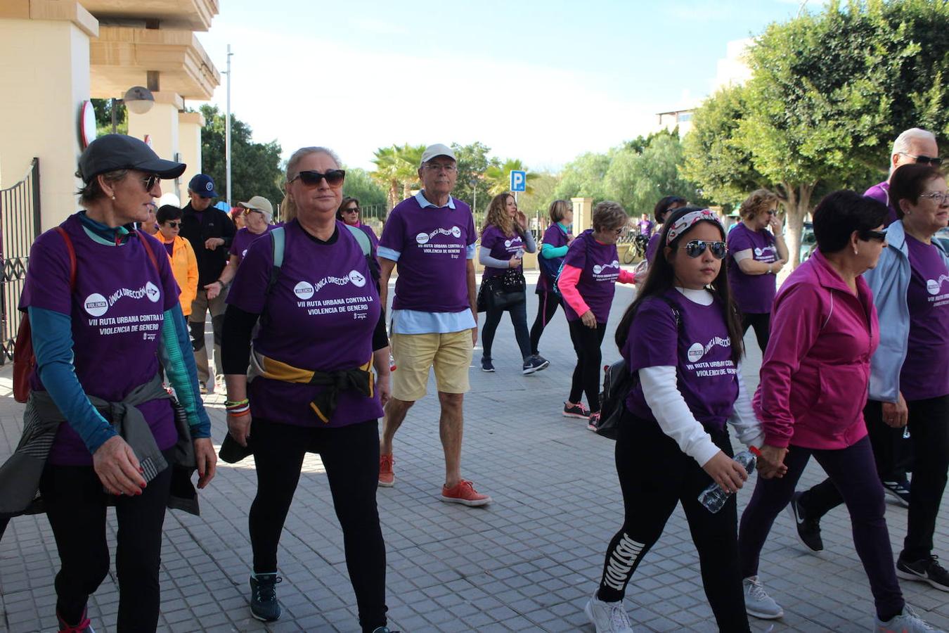 Fotos: Más de 300 personas participan en la VII Marcha Urbana contra la Violencia de Género