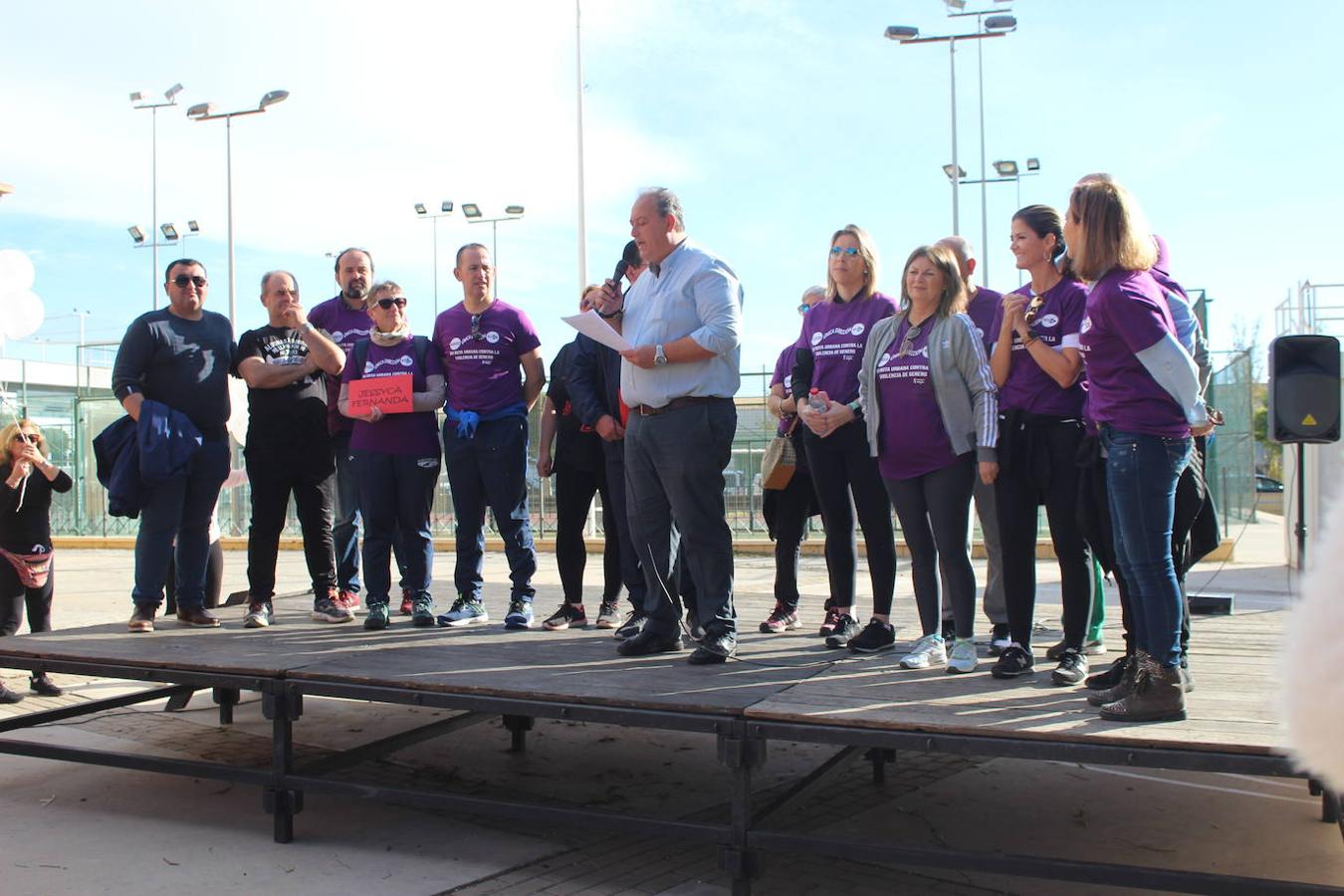 Fotos: Más de 300 personas participan en la VII Marcha Urbana contra la Violencia de Género