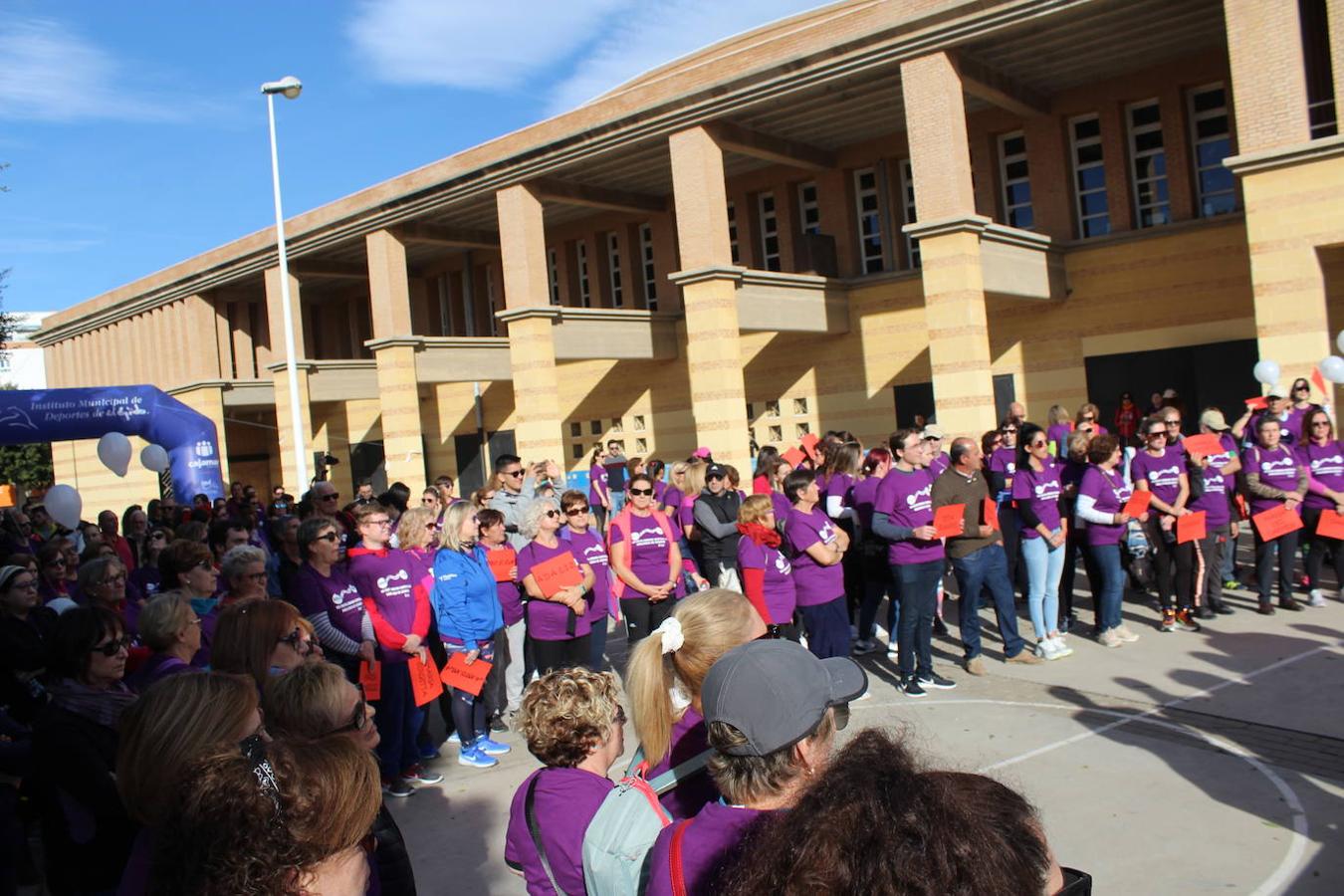 Fotos: Más de 300 personas participan en la VII Marcha Urbana contra la Violencia de Género