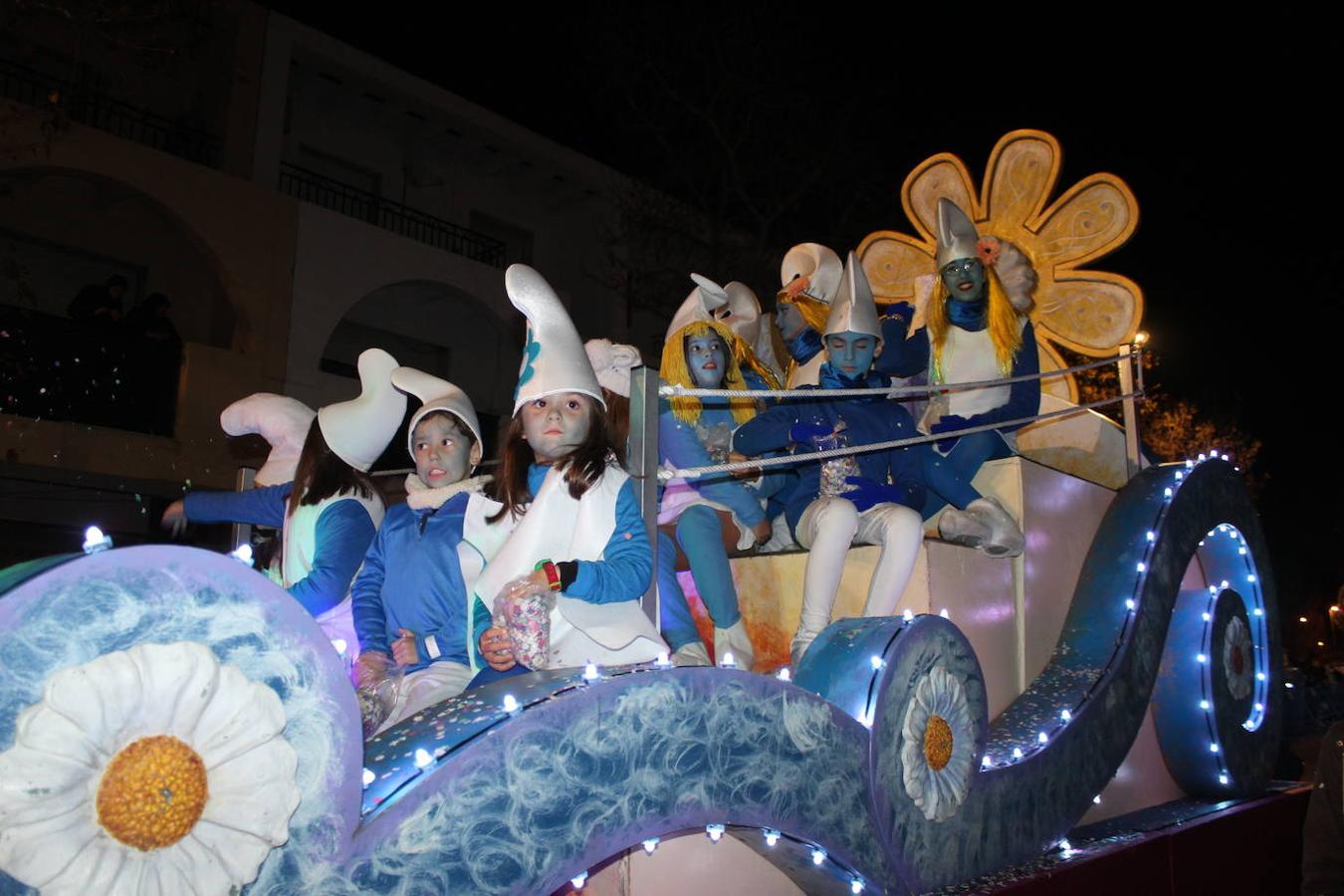 Fotos: Magia, color y dulces en la Cabalgata de Reyes de El Ejido