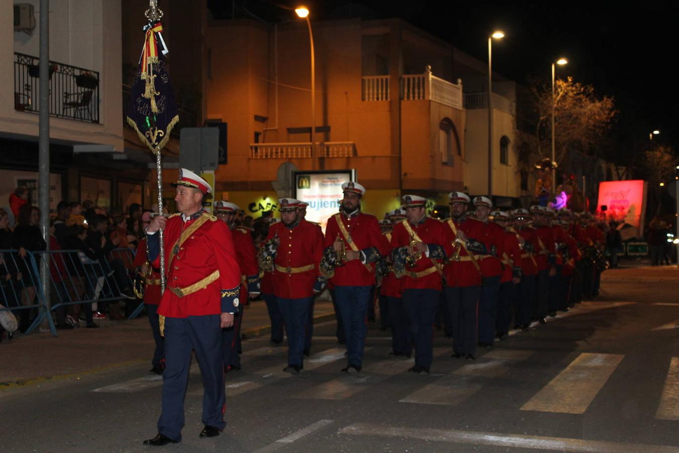 Fotos: Magia, color y dulces en la Cabalgata de Reyes de El Ejido