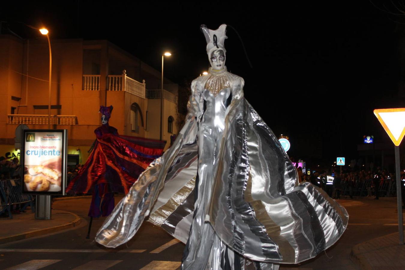 Fotos: Magia, color y dulces en la Cabalgata de Reyes de El Ejido