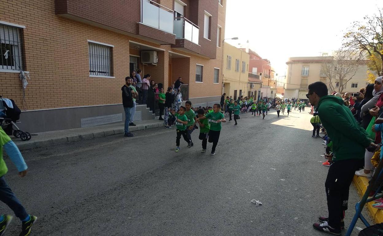 Deporte y solidaridad en el Día de Andalucía, en Santa María del Águila