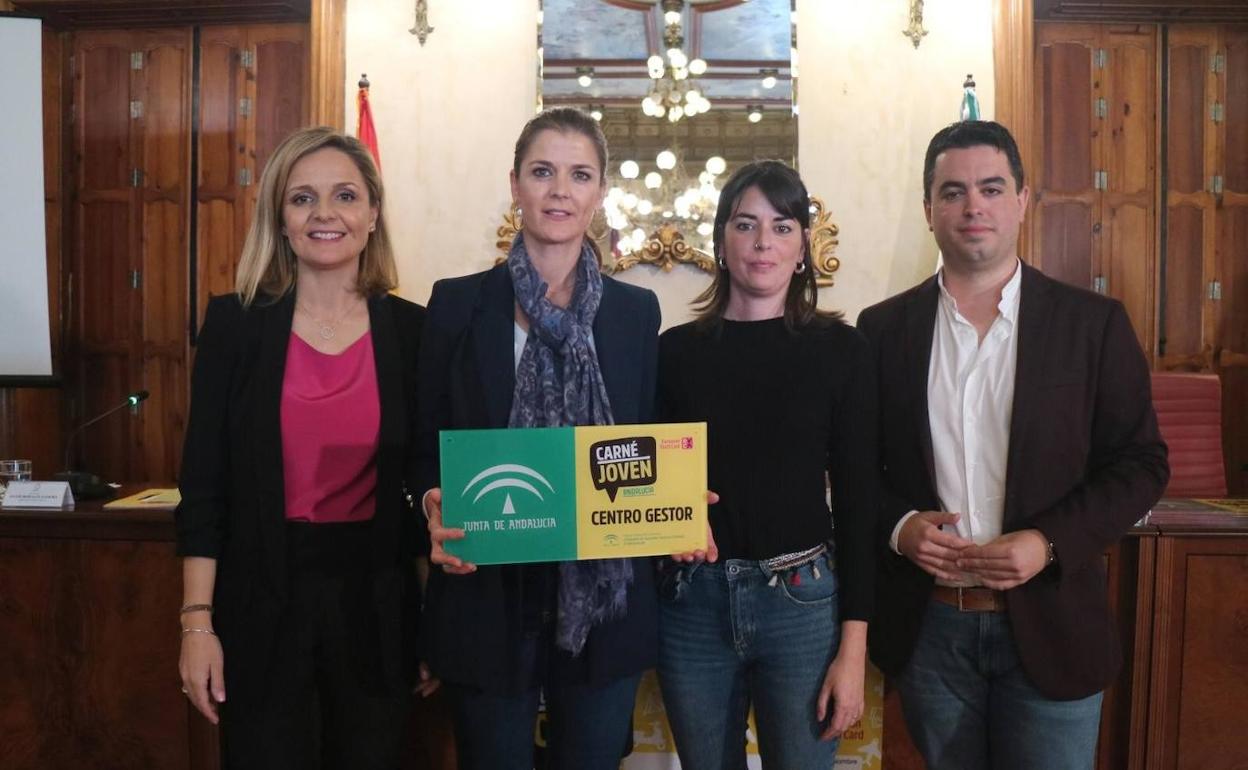 Maribel Sánchez, Delia Mira y técnicos municipales. 