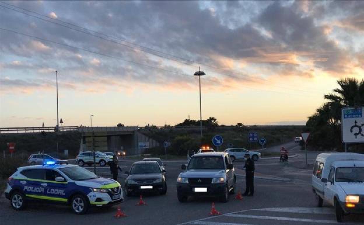 La Policía Local de El Ejido detiene a cuatro personas en un solo día