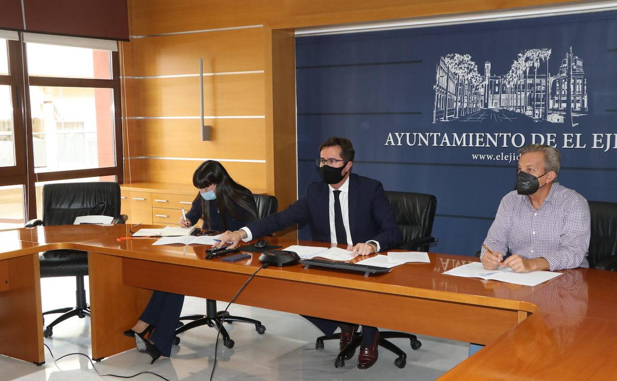 Entidades bancarias, fondos de inversión y Consistorio, contra la 'okupación'