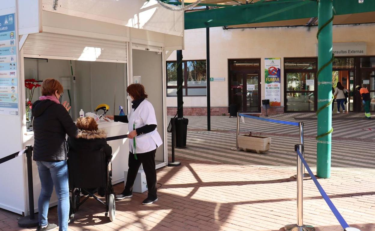 Control de acceso a la zona de consultas externas del Hospital de Poniente. 