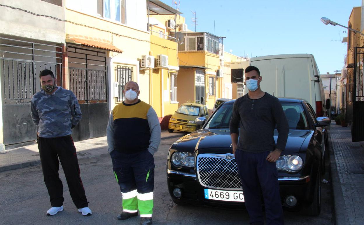 Pampanico reclama solución a tres años con calles a oscuras