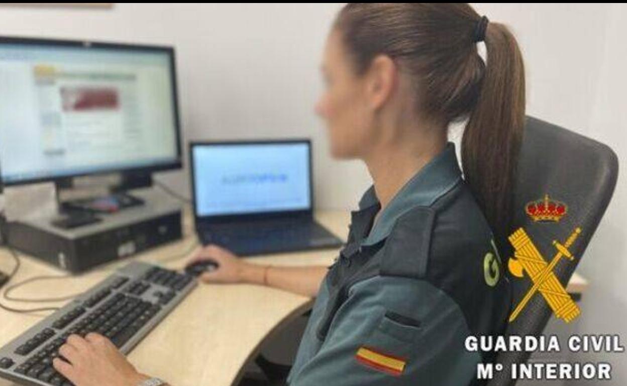 Destenido un hombre por hacerse pasar por empleado de la Junta de Andalucía para reclamar dinero