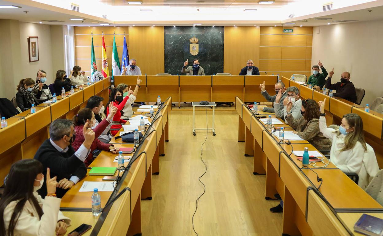 El Pleno municipal revisará hoy el precio del contrato con la empresa de limpieza