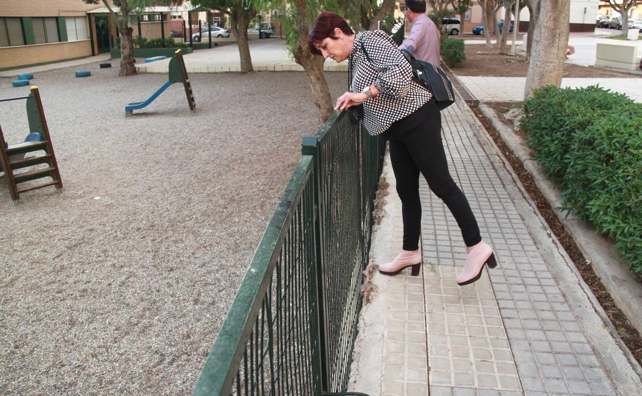 El PSOE pide solución al mal estado del vallado del módulo de Infantil del Jesús de Perceval