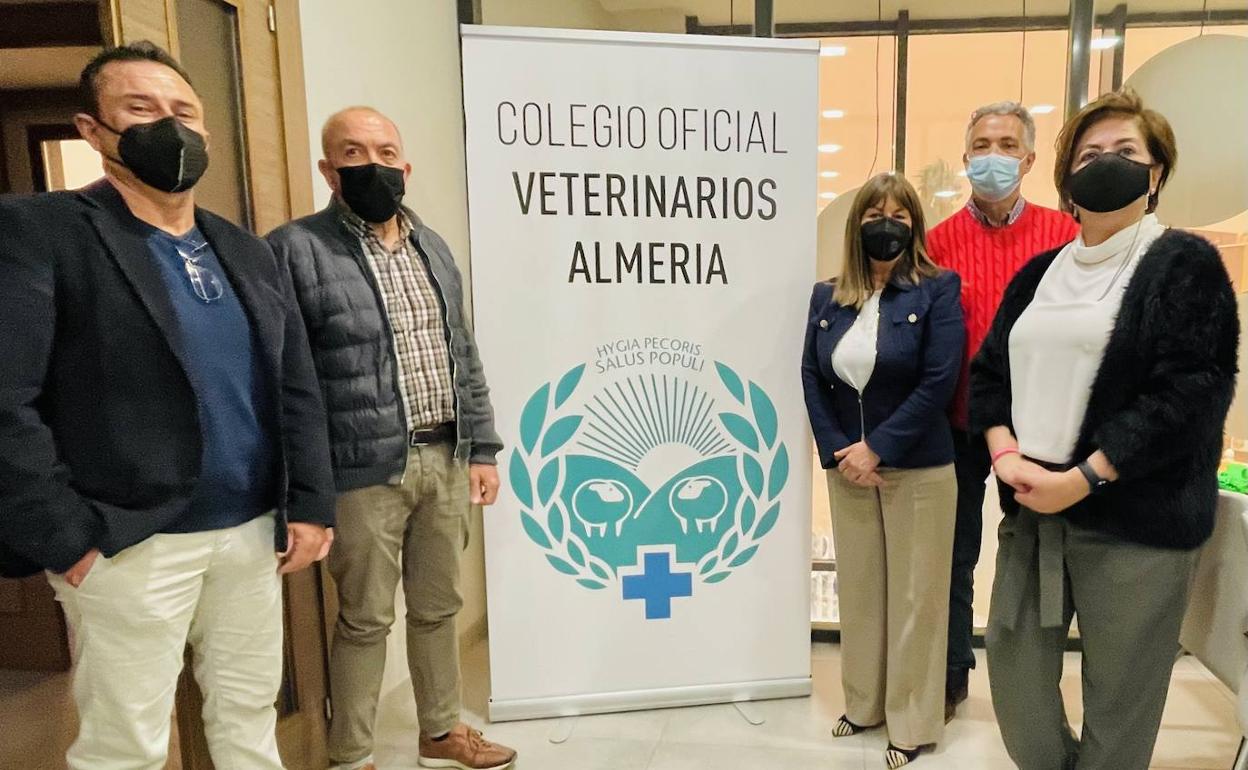 Ayuntamiento y Colegio de Veterinarios establecen líneas de colaboración