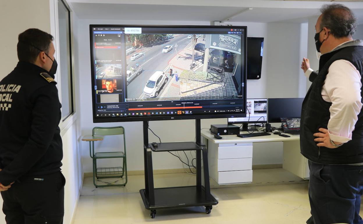 El subinspector de la Policía Local, Marco Muñoz, y el concejal de Régimen Interior, José Francisco Rivera. 