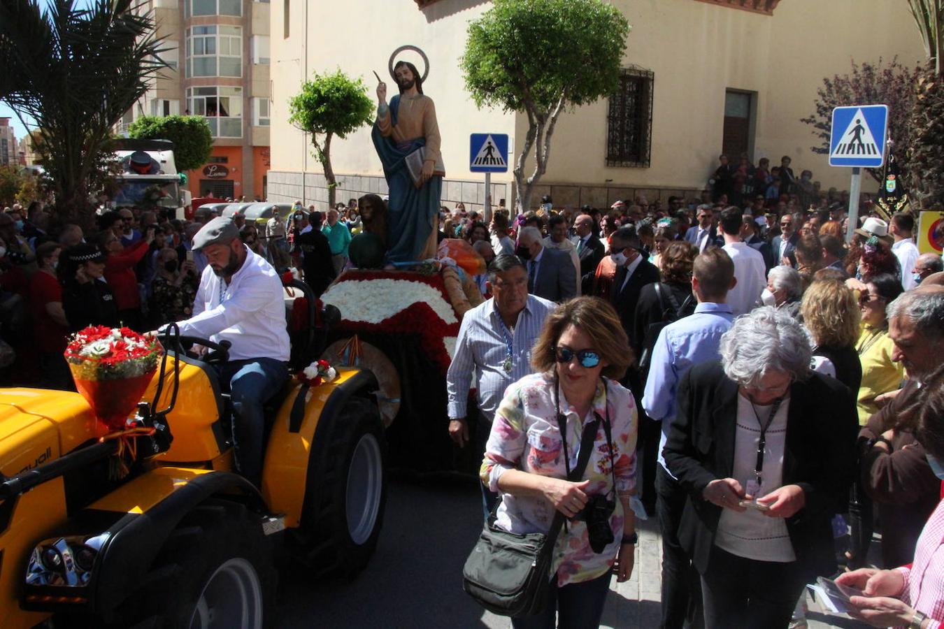 Fotos: Mile de personas acompañan a San Marcos por las calles de El Ejido