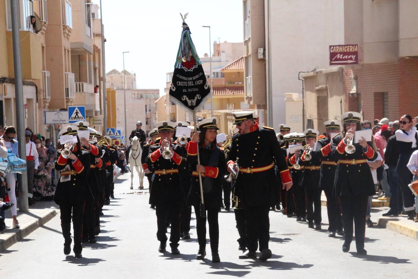 Fotos: Mile de personas acompañan a San Marcos por las calles de El Ejido