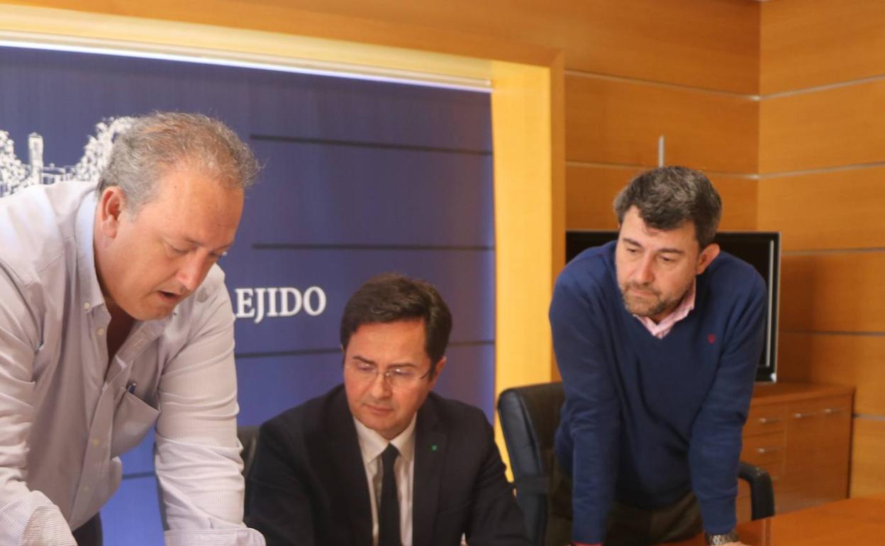 A licitación por 1,3 millones el proyecto de regeneración del pavimento de Ejido Beach