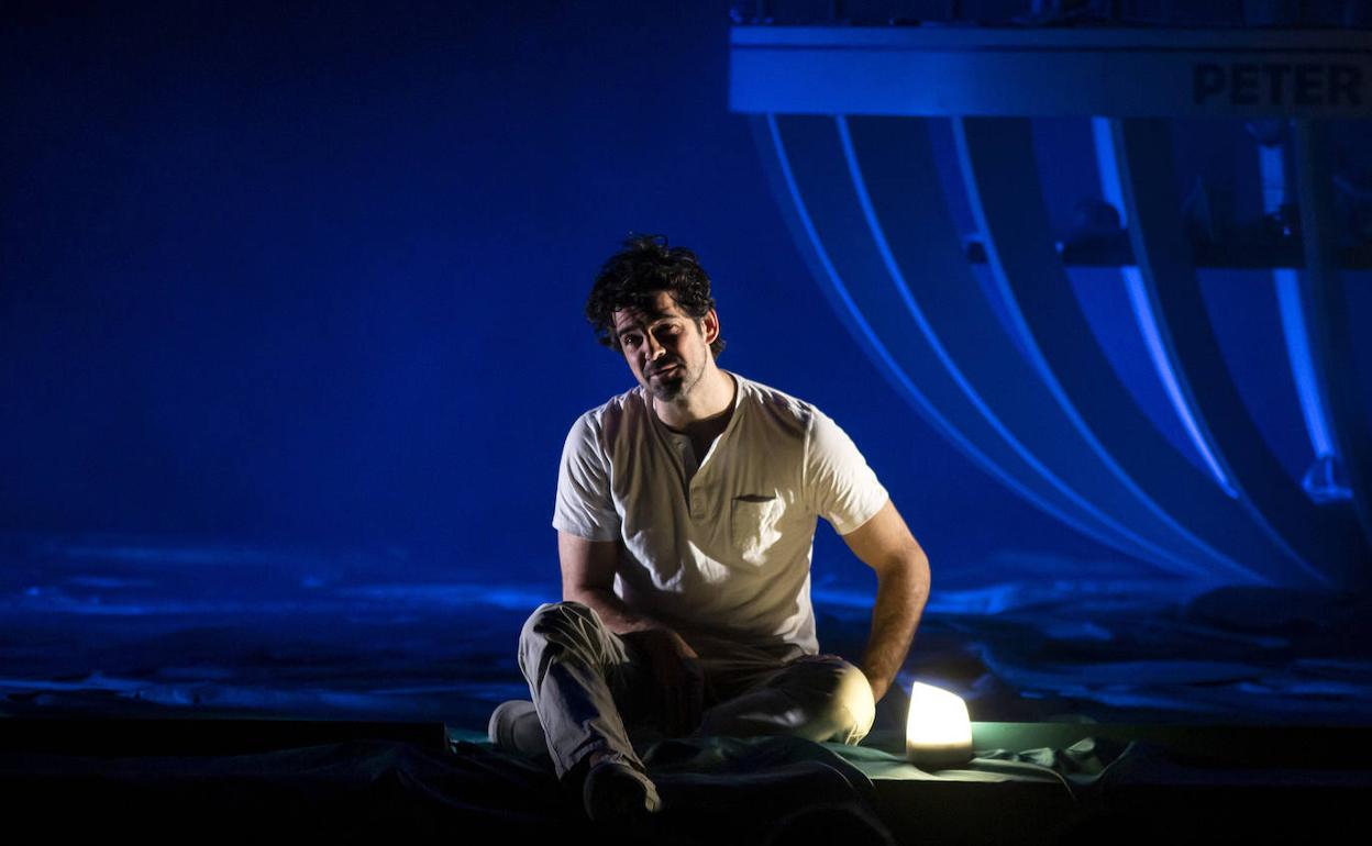 «Creo que es una obra de arte tanto la escenografía como la iluminación»