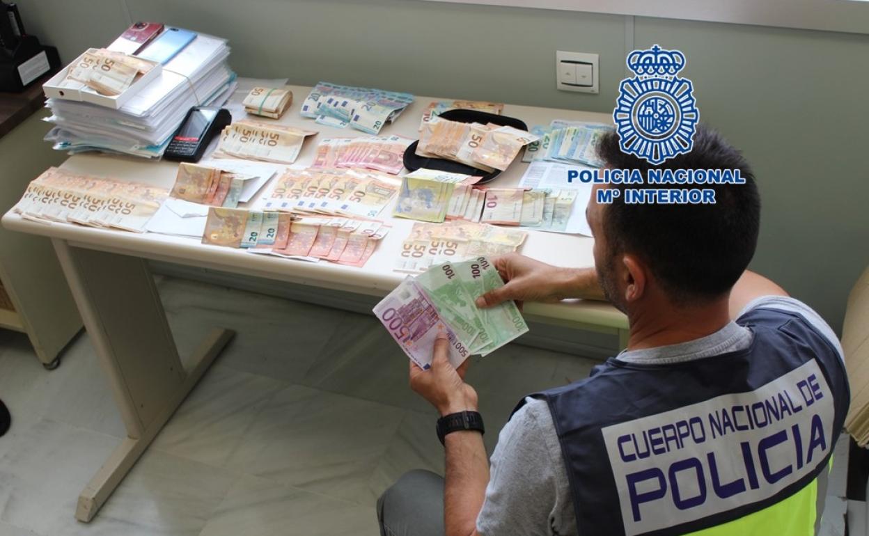Cae una trama de empadronamientos falsos de extranjeros con una detenida en Almería