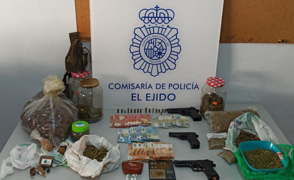 Detenidos dos hermanos acusados de regentar un punto de venta de drogas en El Ejido