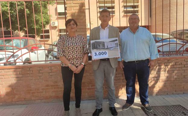 El PSOE exige solución a las más de un centenar de aulas prefabricadas de Almería