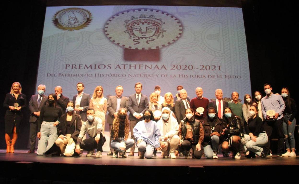 La asociación Athenaa entregará su premio In Memoriam a Eduardo Saavedra