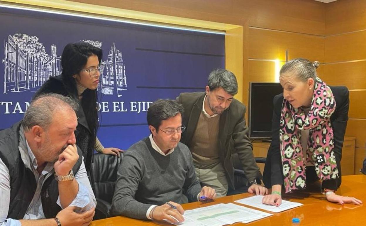 José Francisco Rivera, Francisco Góngora, Alberto González, María José Martín y Yasmina Ferrón. 