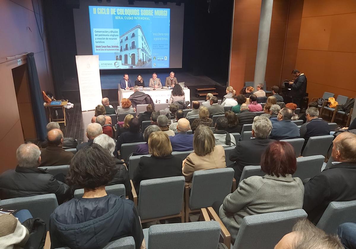 Athenaa estudia en su ciclo de conferencias la gestión patrimonial de Berja