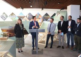 Luisa Barranco, Francisco Góngora, José Velez, Manuel de la Torre, Inogabi Manzano y Alberto González durante la inauguración.