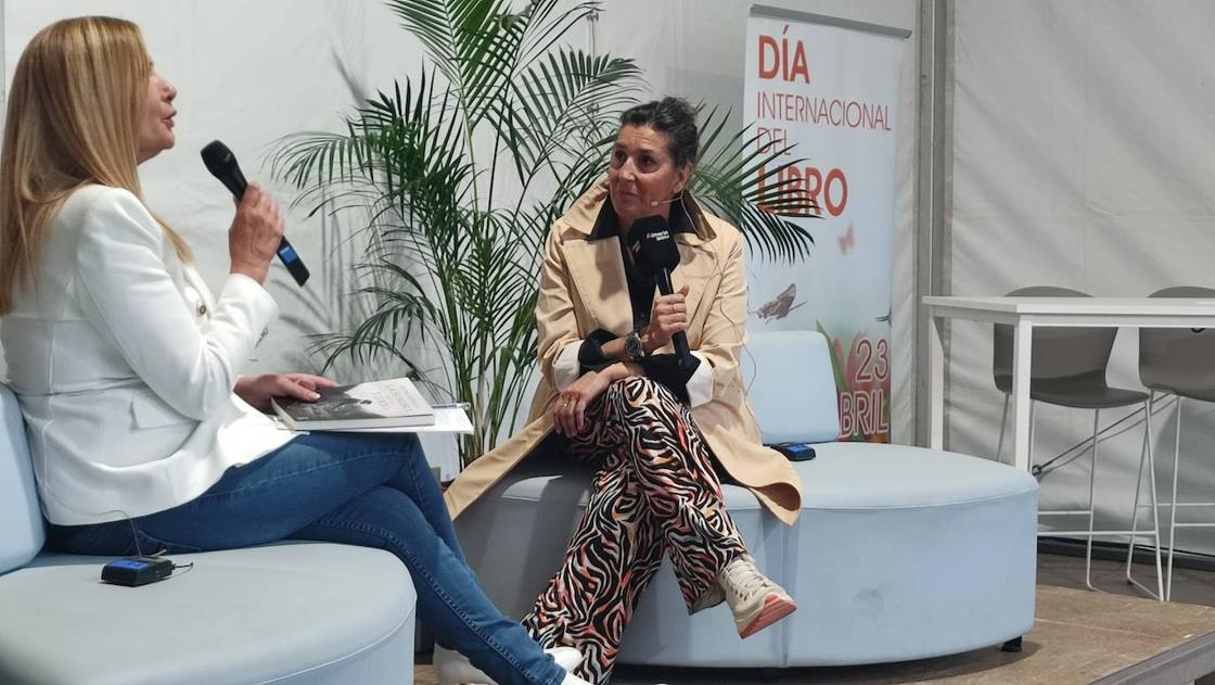 Elvira Mínguez abre la Feria del Libro de El Ejido