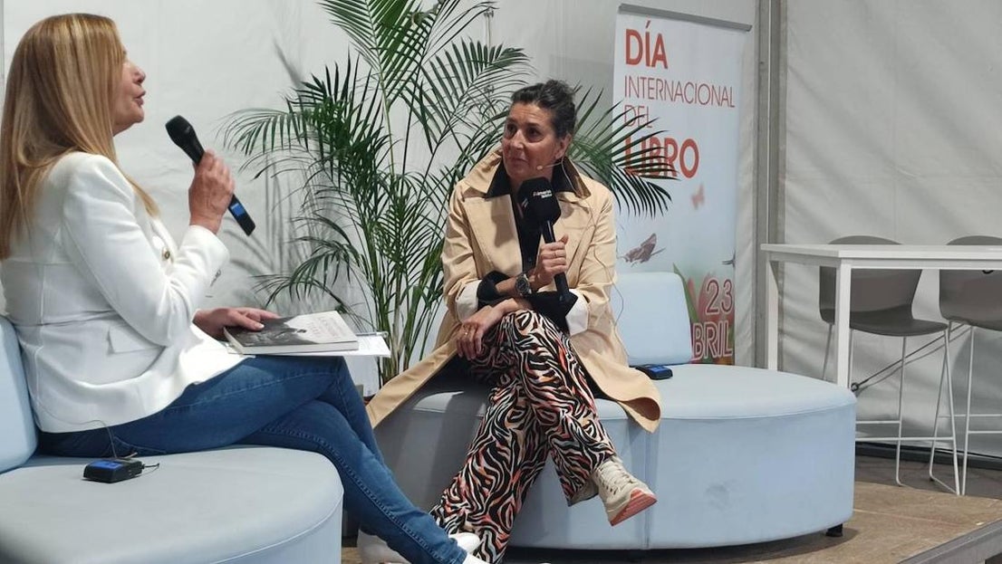 Elvira Mínguez abre la Feria del Libro de El Ejido