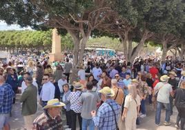 Las habas con tocino reúnen a miles de ejidenses fieles a las tradiciones